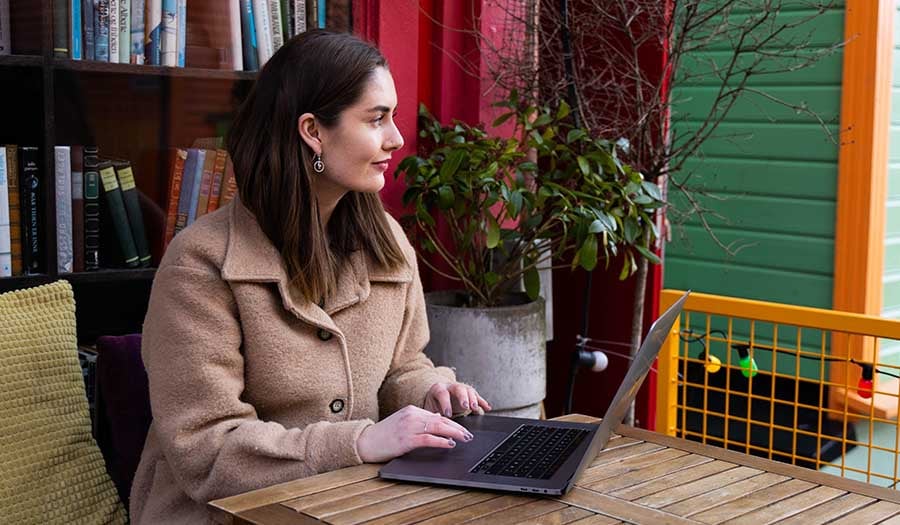 How the Right CPQ Solution Improves Engagement and Quality