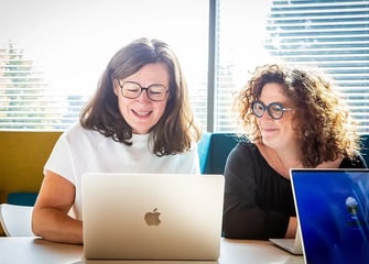 Réponse aux appels d’offres par IA : comment surmonter le paradoxe de la productivité et la saturation des experts ?