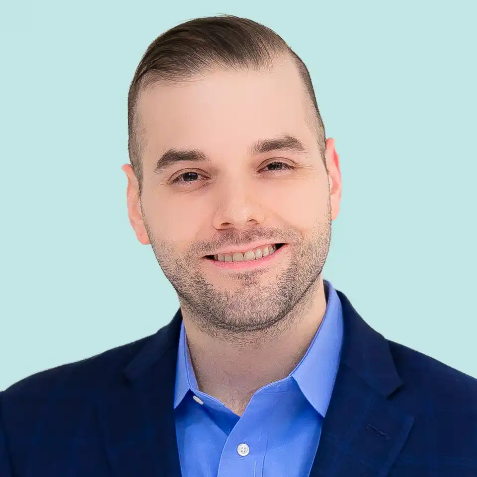 Zach-Thatcher-960x960-c-008883